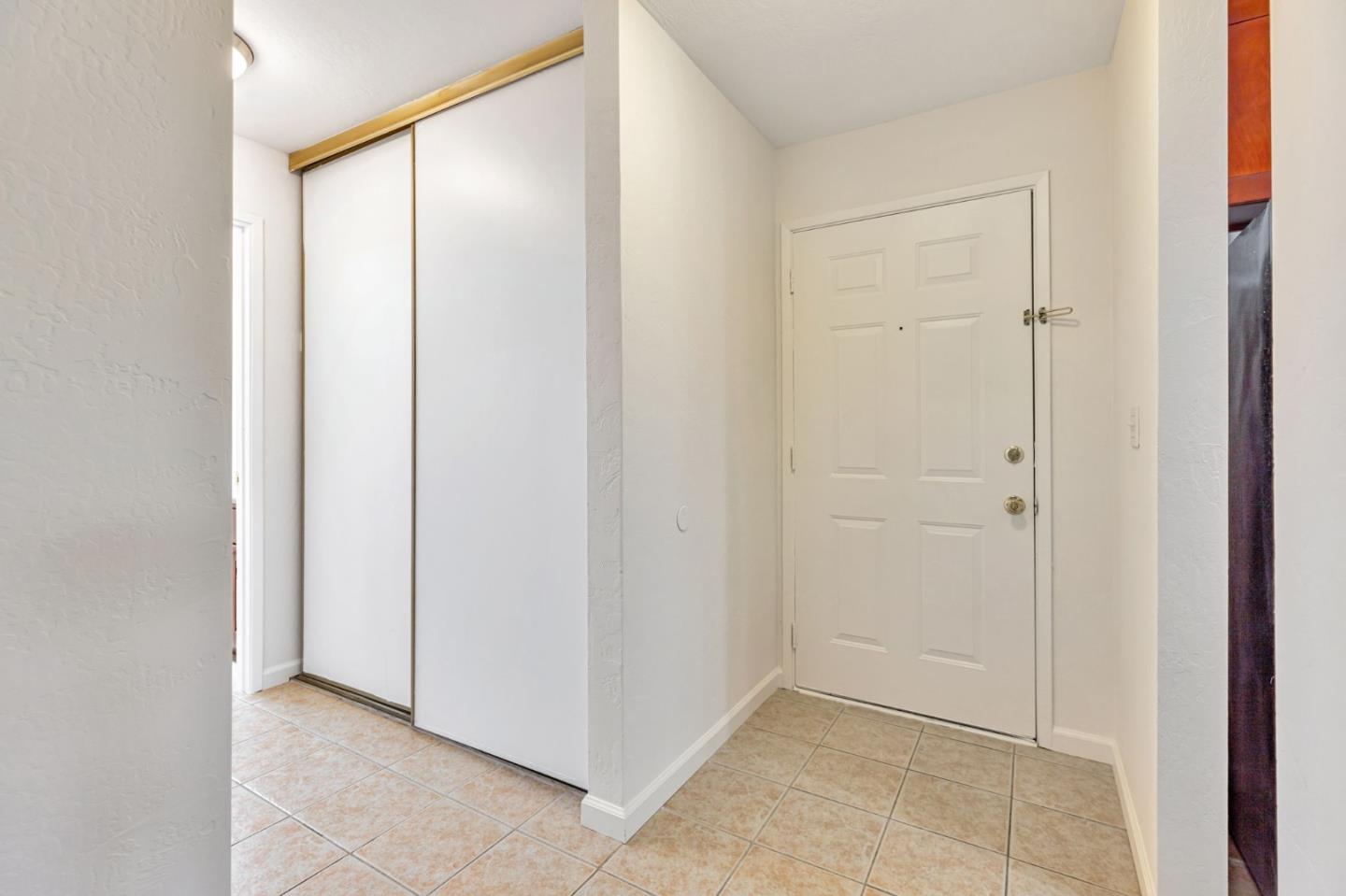 Detail Gallery Image 5 of 34 For 8155 Westwood Dr #13,  Gilroy,  CA 95020 - 1 Beds | 1 Baths