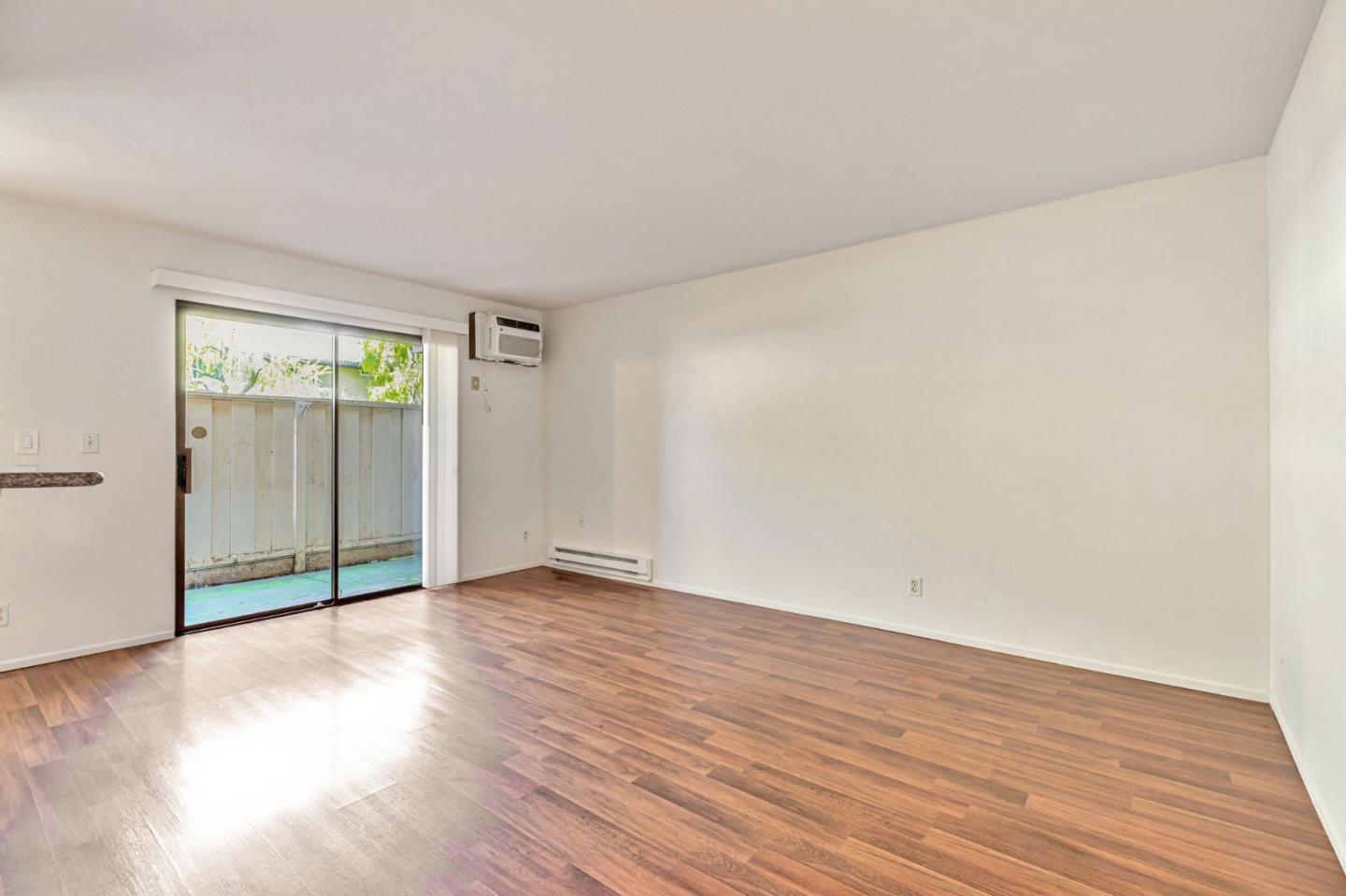 Detail Gallery Image 7 of 34 For 8155 Westwood Dr #13,  Gilroy,  CA 95020 - 1 Beds | 1 Baths