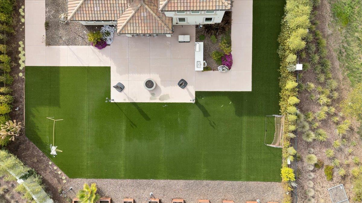 Detail Gallery Image 12 of 64 For 18665 Corte Paterna, Morgan Hill,  CA 95037 - 5 Beds | 5/1 Baths