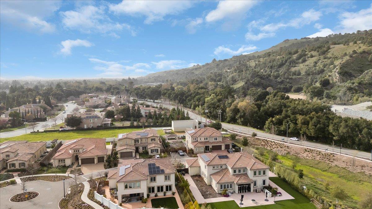 Detail Gallery Image 16 of 64 For 18665 Corte Paterna, Morgan Hill,  CA 95037 - 5 Beds | 5/1 Baths