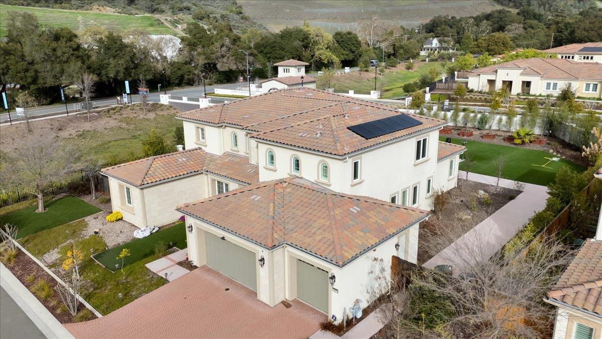Detail Gallery Image 17 of 64 For 18665 Corte Paterna, Morgan Hill,  CA 95037 - 5 Beds | 5/1 Baths