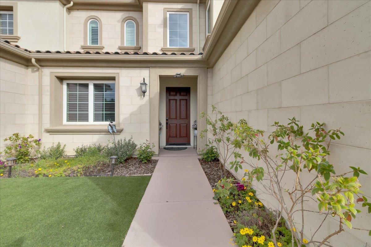 Detail Gallery Image 20 of 64 For 18665 Corte Paterna, Morgan Hill,  CA 95037 - 5 Beds | 5/1 Baths
