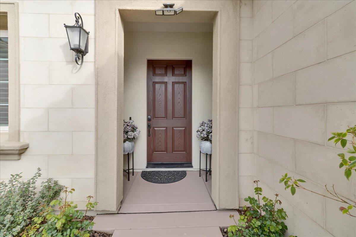Detail Gallery Image 21 of 64 For 18665 Corte Paterna, Morgan Hill,  CA 95037 - 5 Beds | 5/1 Baths