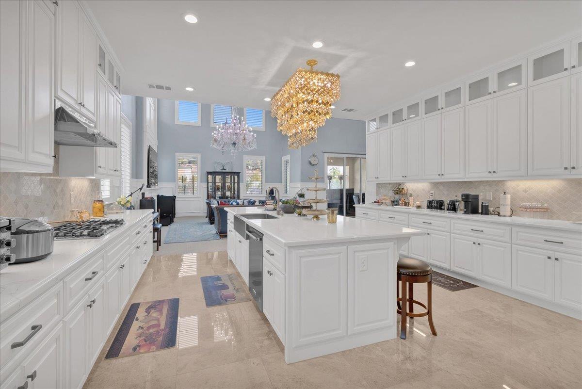 Detail Gallery Image 32 of 64 For 18665 Corte Paterna, Morgan Hill,  CA 95037 - 5 Beds | 5/1 Baths