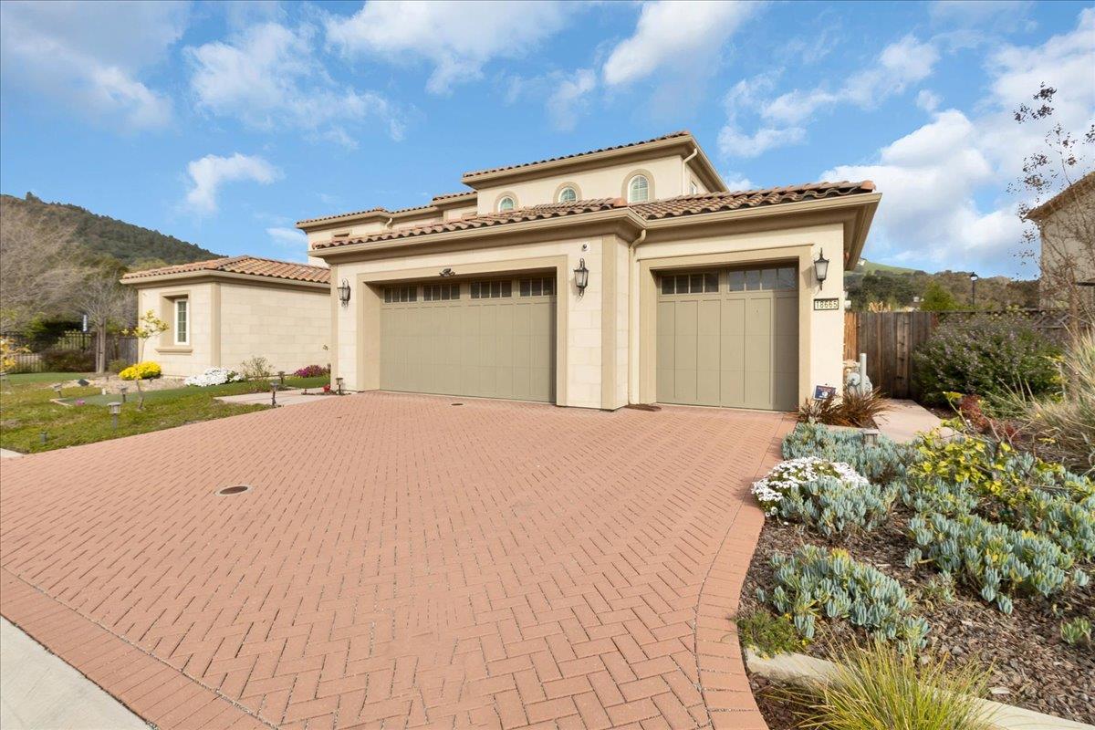 Detail Gallery Image 4 of 64 For 18665 Corte Paterna, Morgan Hill,  CA 95037 - 5 Beds | 5/1 Baths