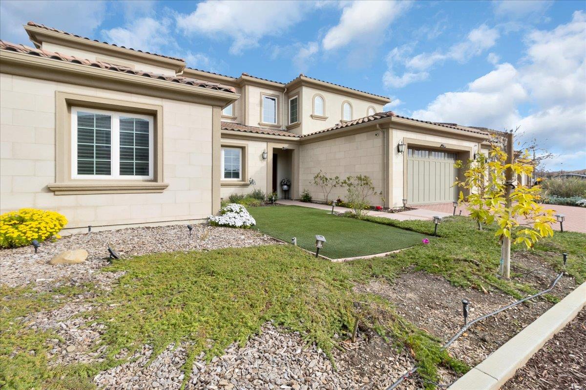 Detail Gallery Image 5 of 64 For 18665 Corte Paterna, Morgan Hill,  CA 95037 - 5 Beds | 5/1 Baths