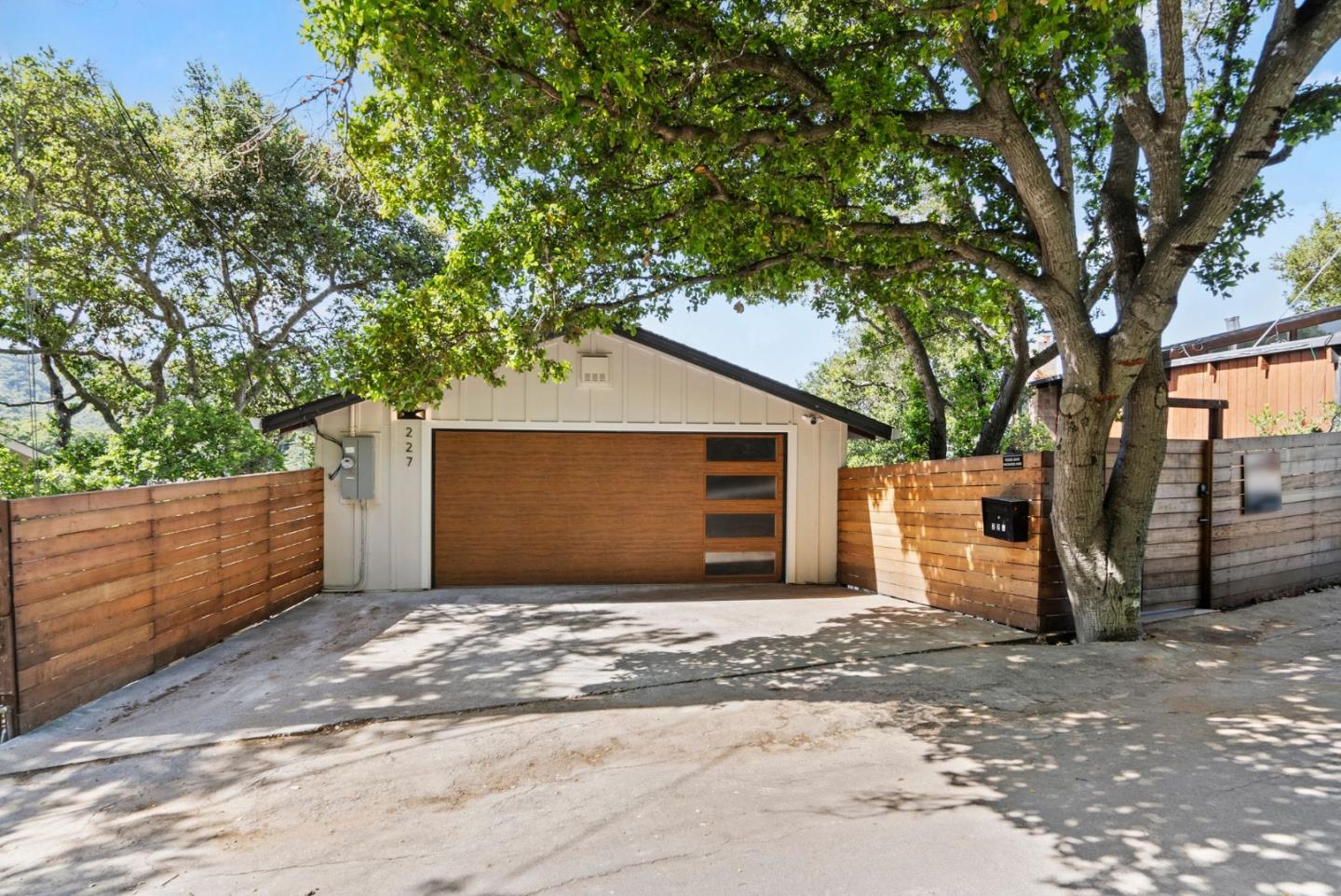 Detail Gallery Image 2 of 48 For 227 Winding Way, San Carlos,  CA 94070 - 4 Beds | 3 Baths