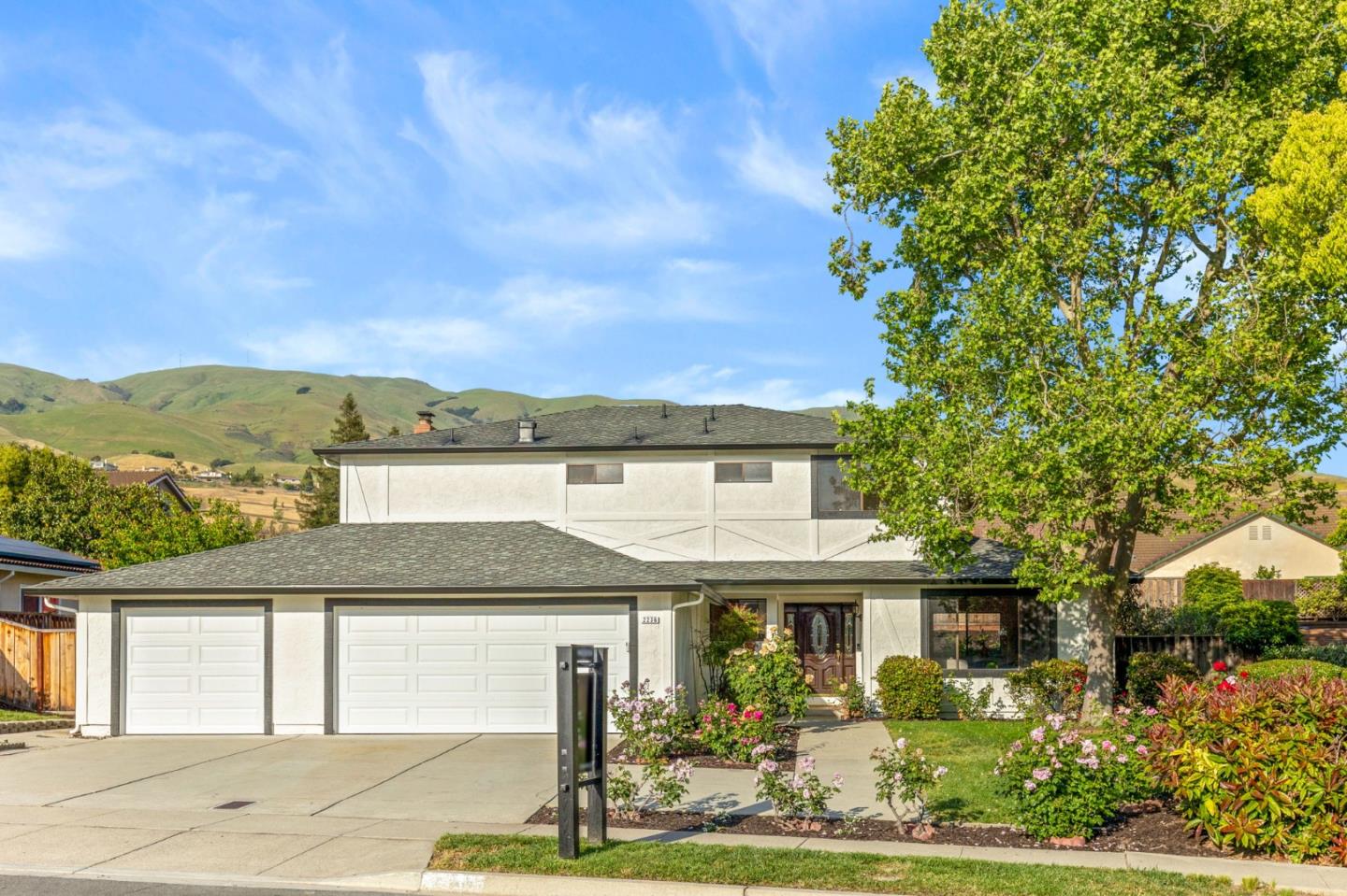 Detail Gallery Image 4 of 38 For 2236 N Park Victoria Dr, Milpitas,  CA 95035 - 4 Beds | 3 Baths