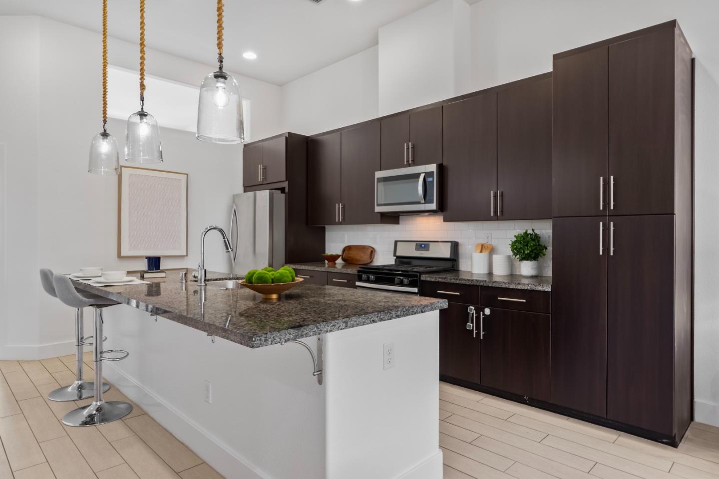 Detail Gallery Image 10 of 49 For 2412 Stearman Ct #6,  San Jose,  CA 95132 - 3 Beds | 2 Baths