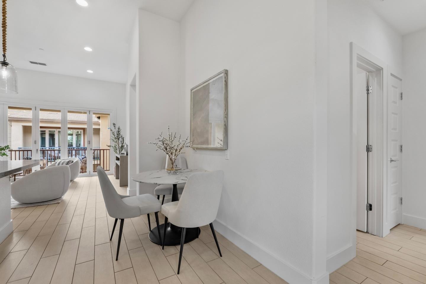 Detail Gallery Image 12 of 49 For 2412 Stearman Ct #6,  San Jose,  CA 95132 - 3 Beds | 2 Baths