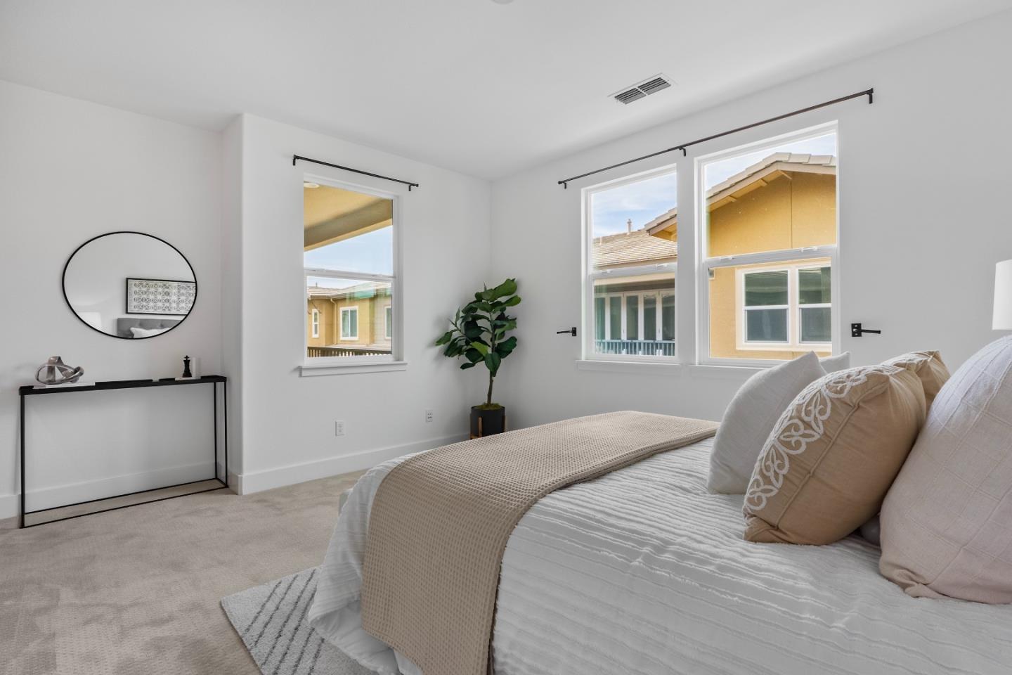 Detail Gallery Image 21 of 49 For 2412 Stearman Ct #6,  San Jose,  CA 95132 - 3 Beds | 2 Baths
