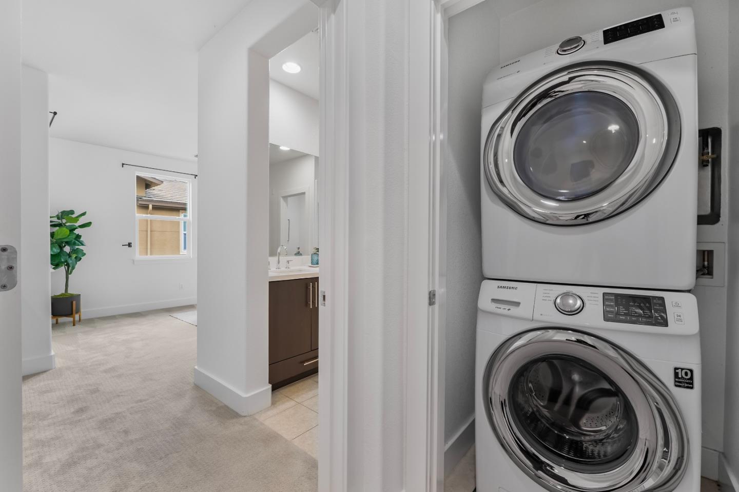 Detail Gallery Image 27 of 49 For 2412 Stearman Ct #6,  San Jose,  CA 95132 - 3 Beds | 2 Baths