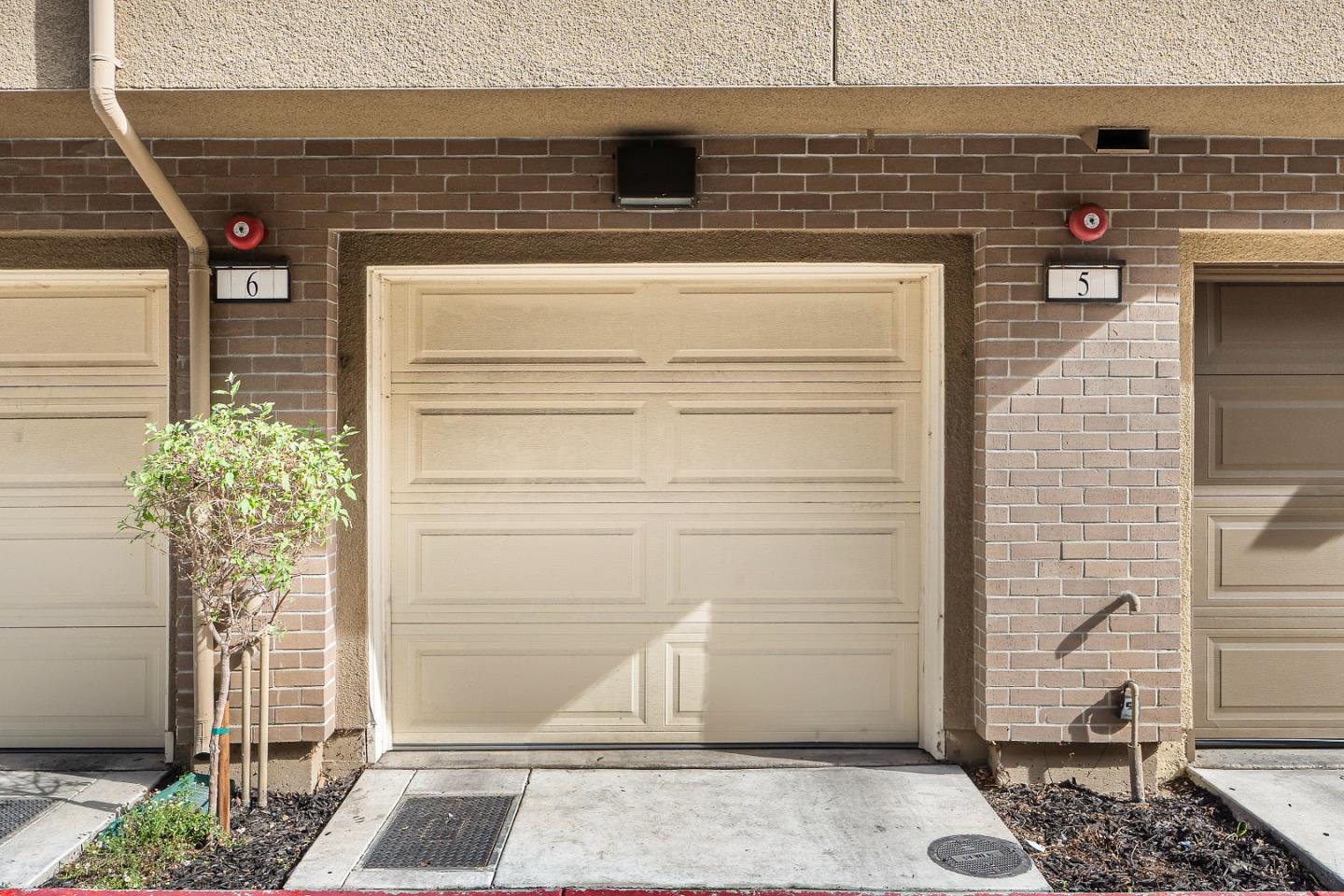 Detail Gallery Image 29 of 49 For 2412 Stearman Ct #6,  San Jose,  CA 95132 - 3 Beds | 2 Baths