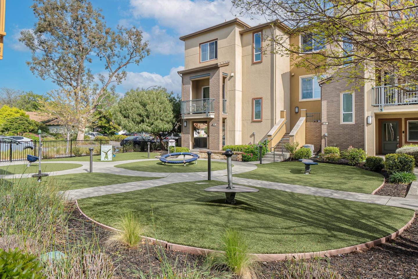 Detail Gallery Image 35 of 49 For 2412 Stearman Ct #6,  San Jose,  CA 95132 - 3 Beds | 2 Baths