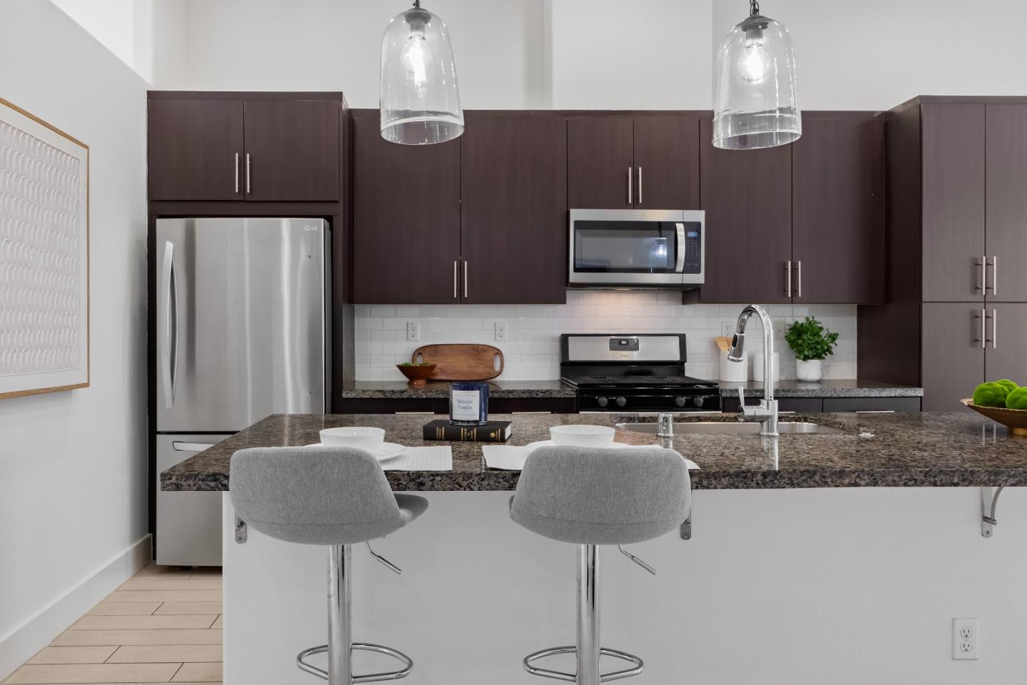 Detail Gallery Image 9 of 49 For 2412 Stearman Ct #6,  San Jose,  CA 95132 - 3 Beds | 2 Baths