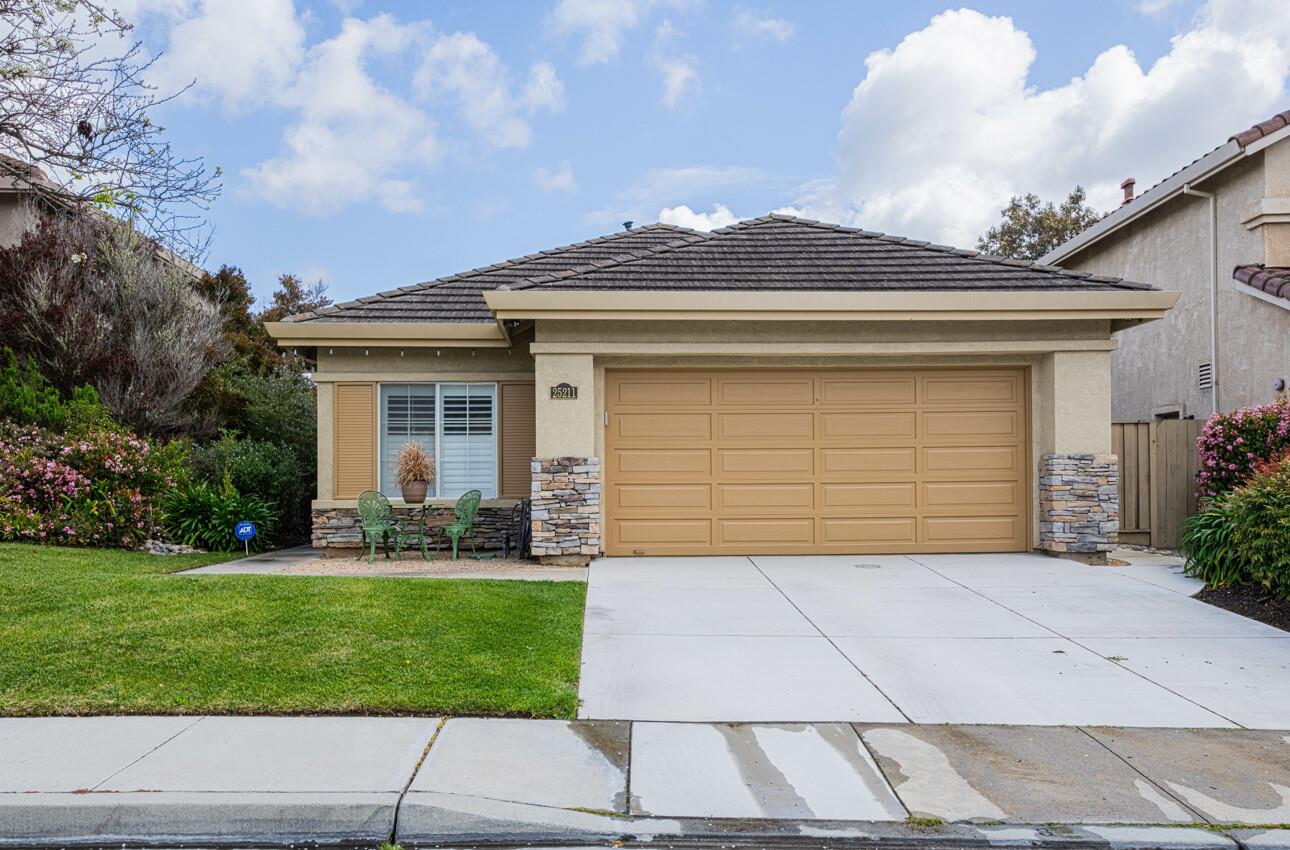 Detail Gallery Image 2 of 29 For 25211 Azalea Ct, Salinas,  CA 93908 - 3 Beds | 2 Baths