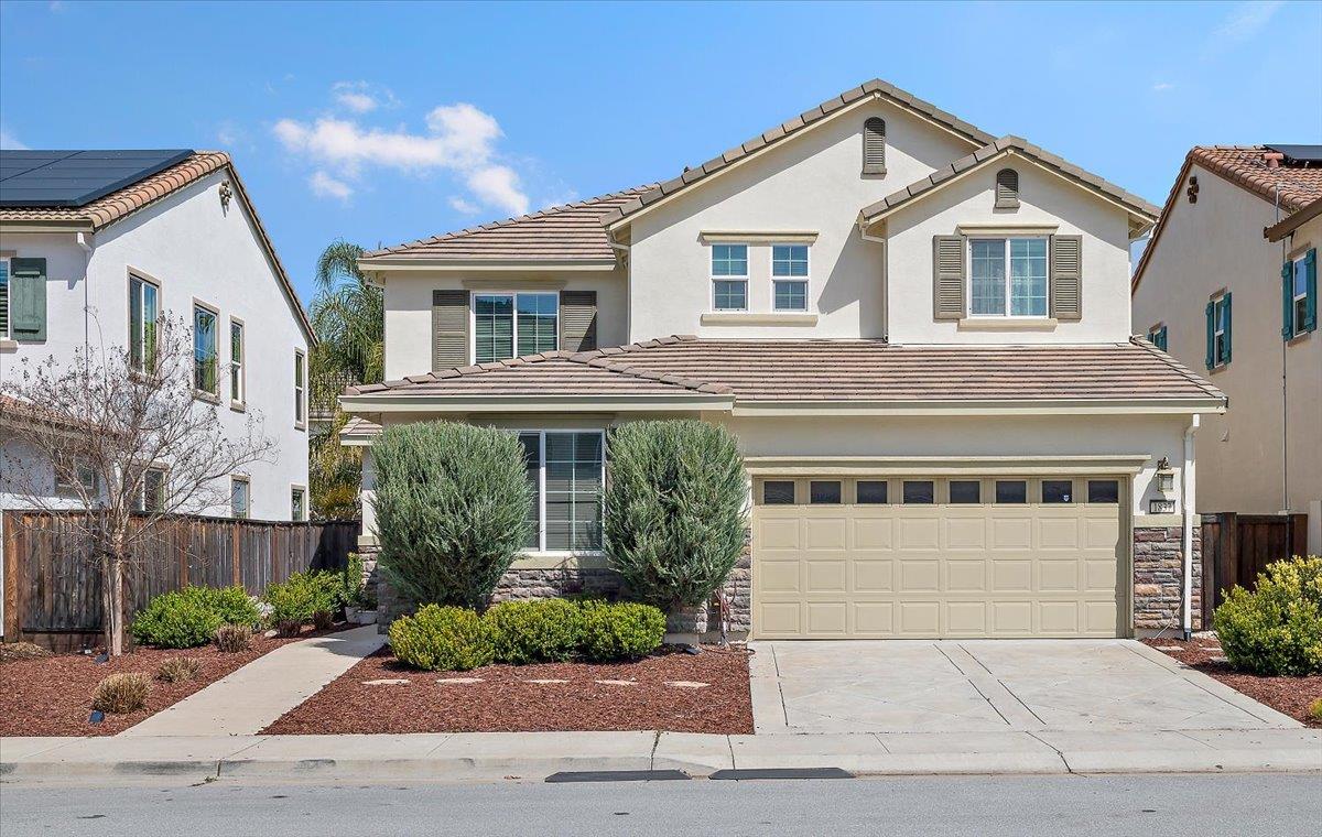 Detail Gallery Image 2 of 37 For 1837 Tamarind Way, Gilroy,  CA 95020 - 4 Beds | 2/1 Baths