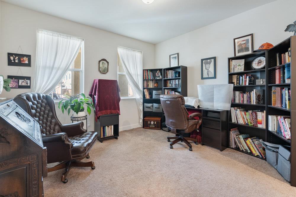 Detail Gallery Image 12 of 55 For 823 Cerrato Way, Hollister,  CA 95023 - 4 Beds | 3/1 Baths