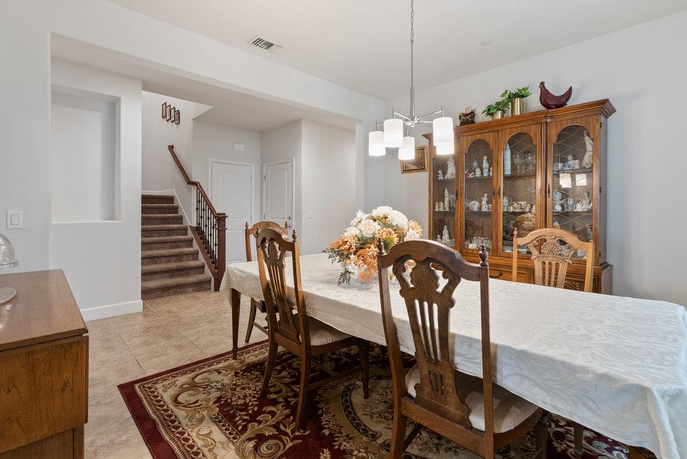 Detail Gallery Image 21 of 55 For 823 Cerrato Way, Hollister,  CA 95023 - 4 Beds | 3/1 Baths