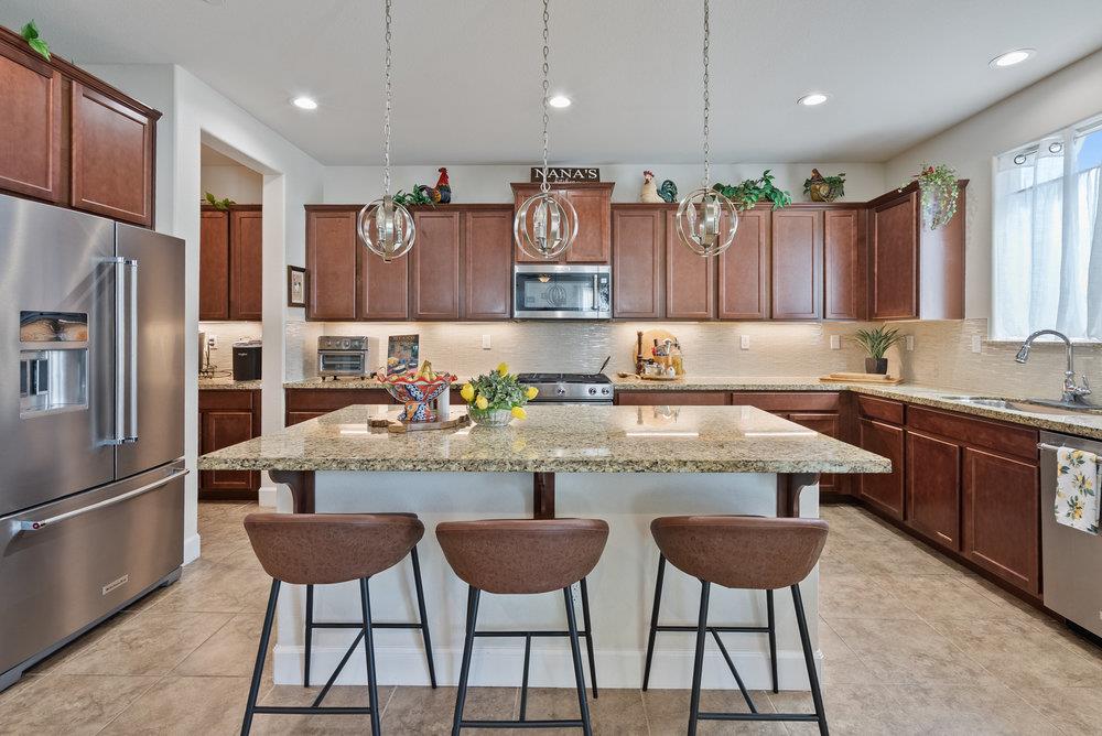 Detail Gallery Image 25 of 55 For 823 Cerrato Way, Hollister,  CA 95023 - 4 Beds | 3/1 Baths