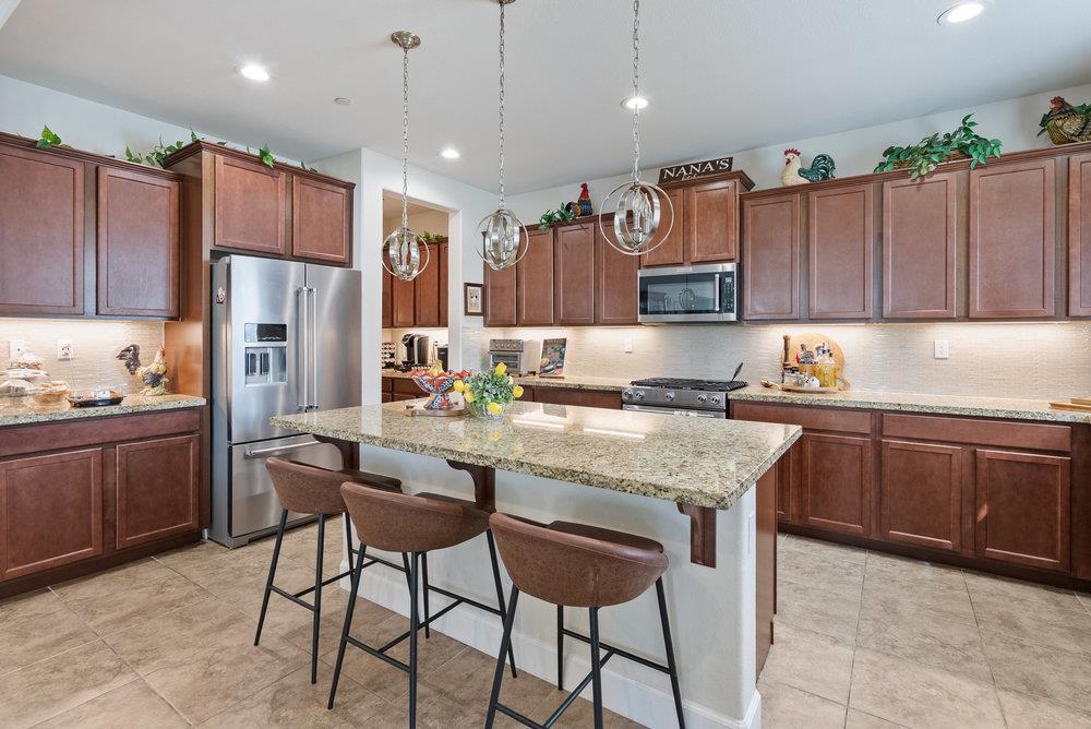 Detail Gallery Image 26 of 55 For 823 Cerrato Way, Hollister,  CA 95023 - 4 Beds | 3/1 Baths