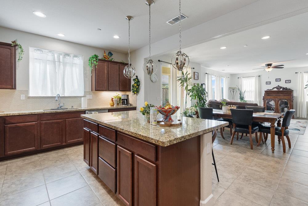 Detail Gallery Image 30 of 55 For 823 Cerrato Way, Hollister,  CA 95023 - 4 Beds | 3/1 Baths