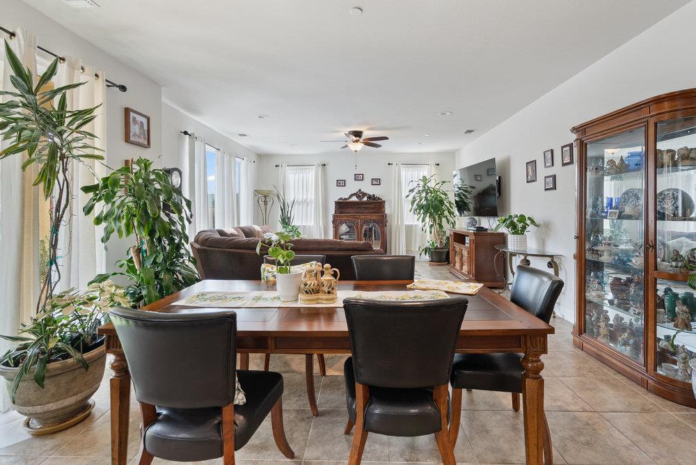 Detail Gallery Image 31 of 55 For 823 Cerrato Way, Hollister,  CA 95023 - 4 Beds | 3/1 Baths