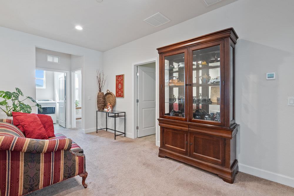 Detail Gallery Image 44 of 55 For 823 Cerrato Way, Hollister,  CA 95023 - 4 Beds | 3/1 Baths