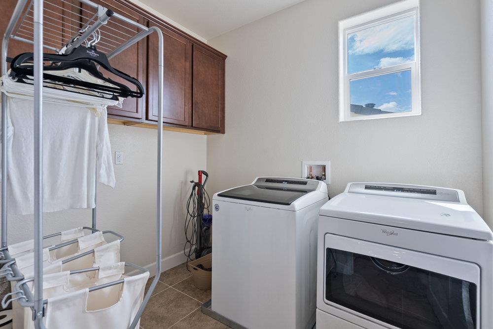 Detail Gallery Image 50 of 55 For 823 Cerrato Way, Hollister,  CA 95023 - 4 Beds | 3/1 Baths