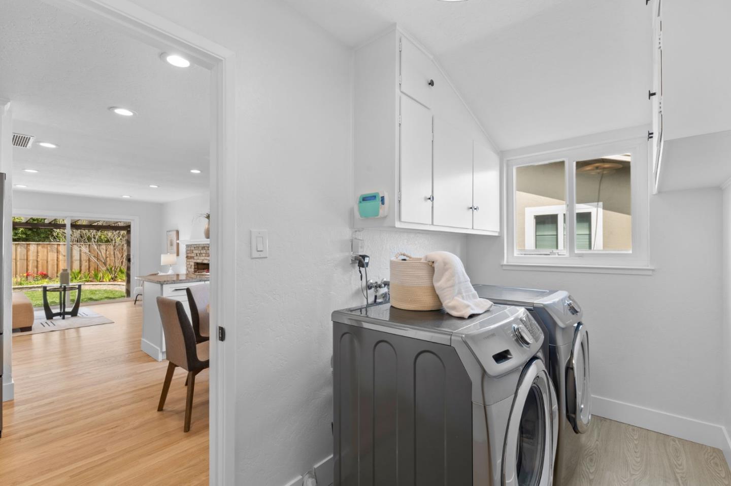 Detail Gallery Image 13 of 29 For 2357 Valencia Ct, San Jose,  CA 95125 - 4 Beds | 2/1 Baths