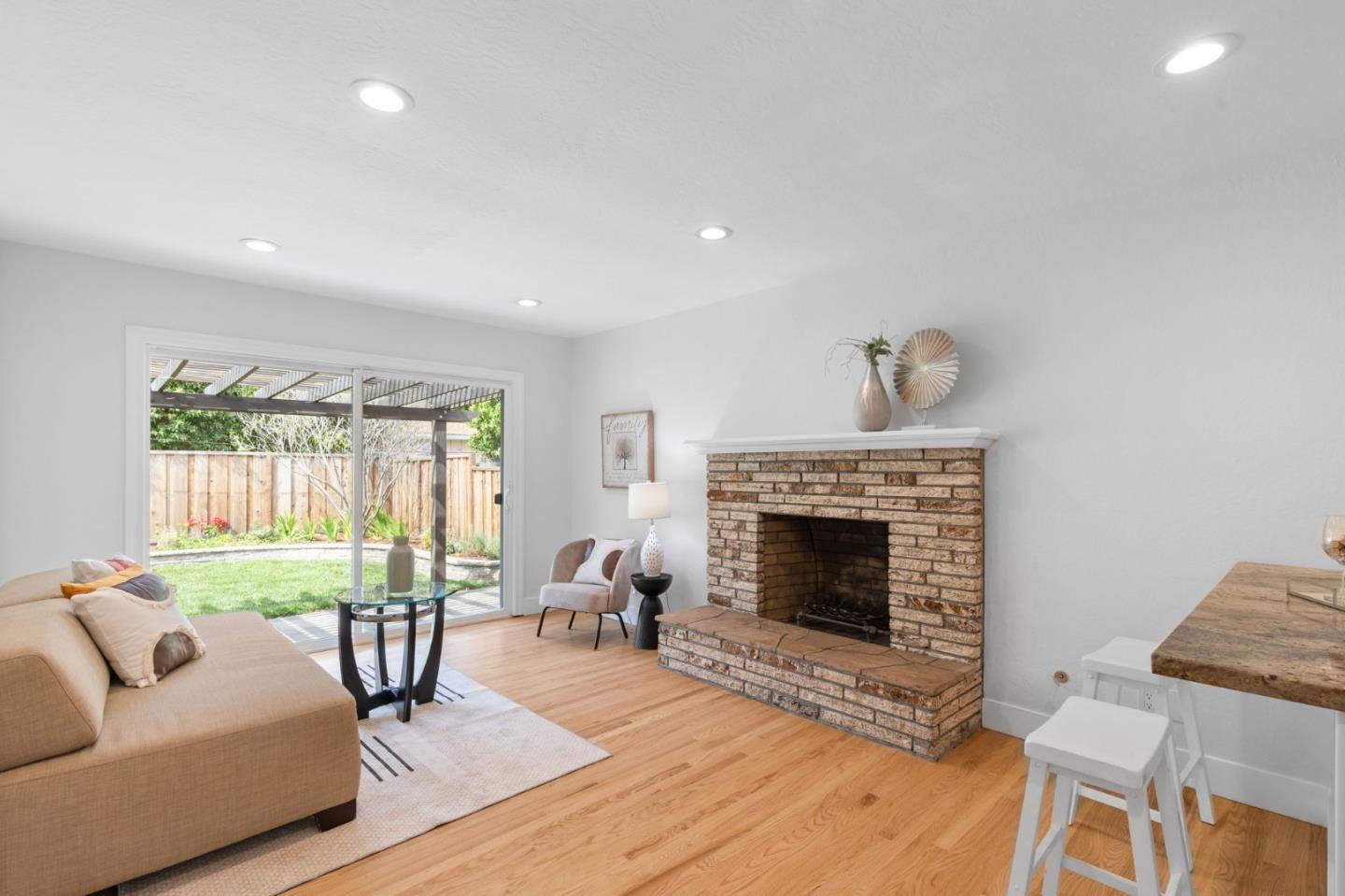Detail Gallery Image 14 of 29 For 2357 Valencia Ct, San Jose,  CA 95125 - 4 Beds | 2/1 Baths