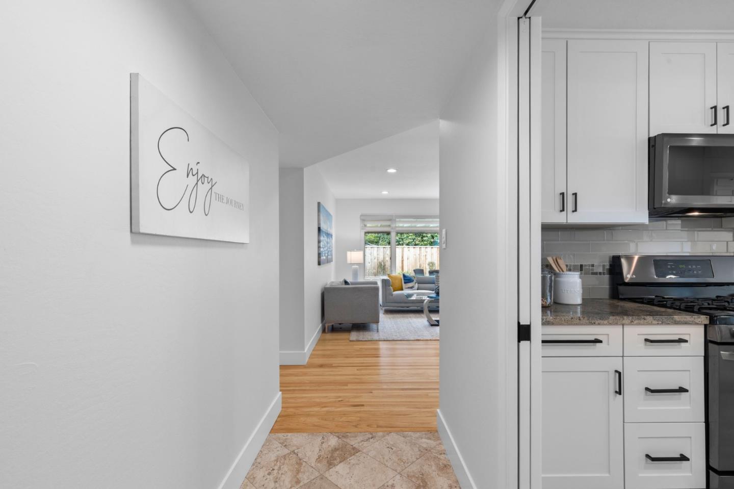 Detail Gallery Image 5 of 29 For 2357 Valencia Ct, San Jose,  CA 95125 - 4 Beds | 2/1 Baths