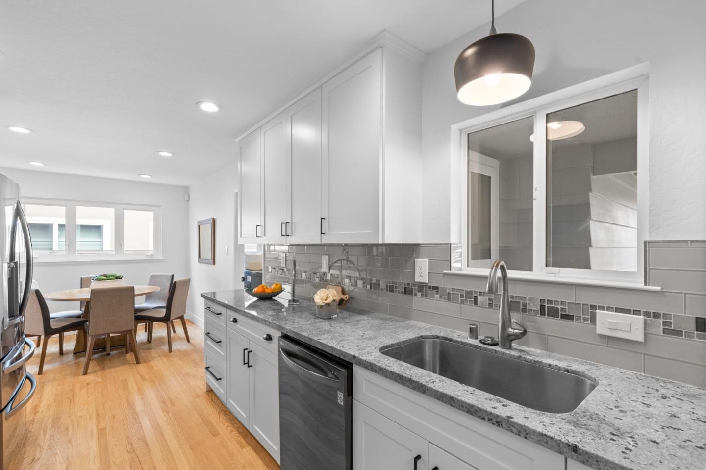 Detail Gallery Image 6 of 29 For 2357 Valencia Ct, San Jose,  CA 95125 - 4 Beds | 2/1 Baths