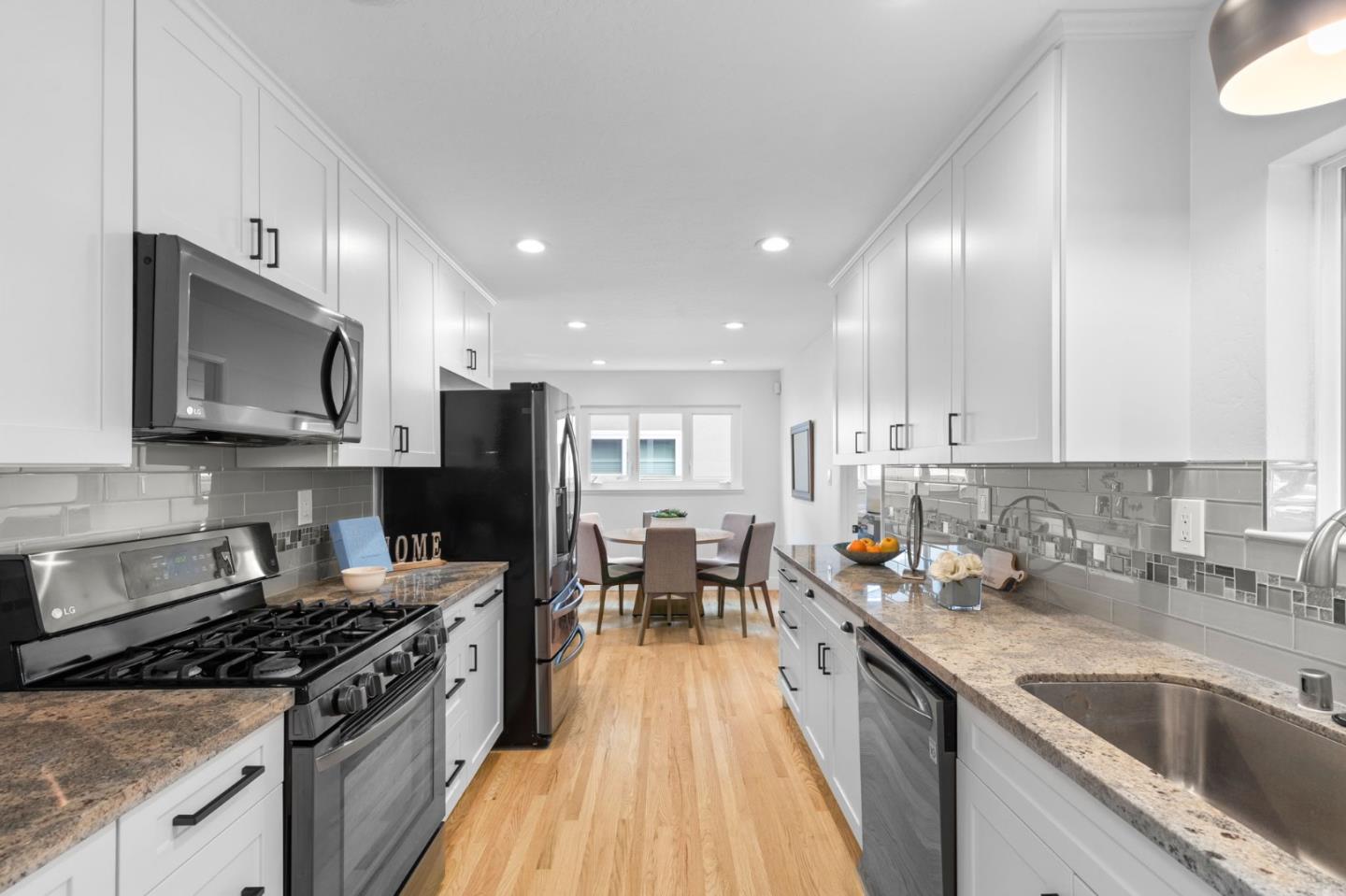 Detail Gallery Image 8 of 29 For 2357 Valencia Ct, San Jose,  CA 95125 - 4 Beds | 2/1 Baths