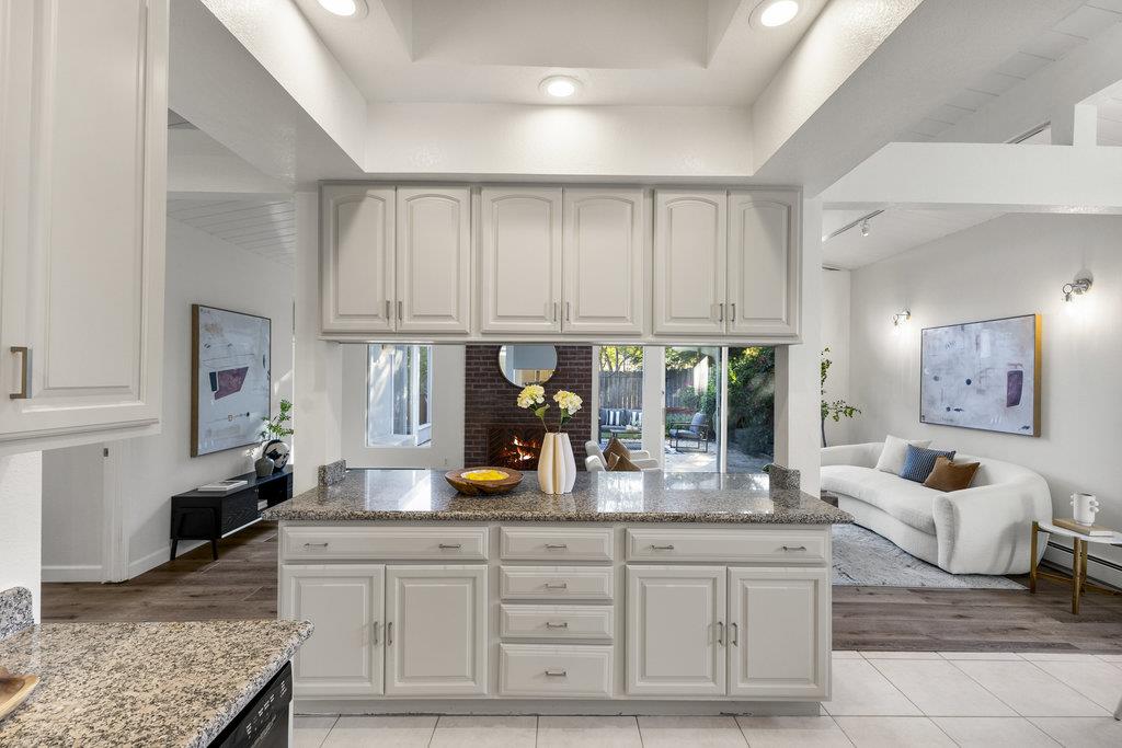 Detail Gallery Image 13 of 49 For 1186 Lyons St, Redwood City,  CA 94061 - 4 Beds | 2/1 Baths