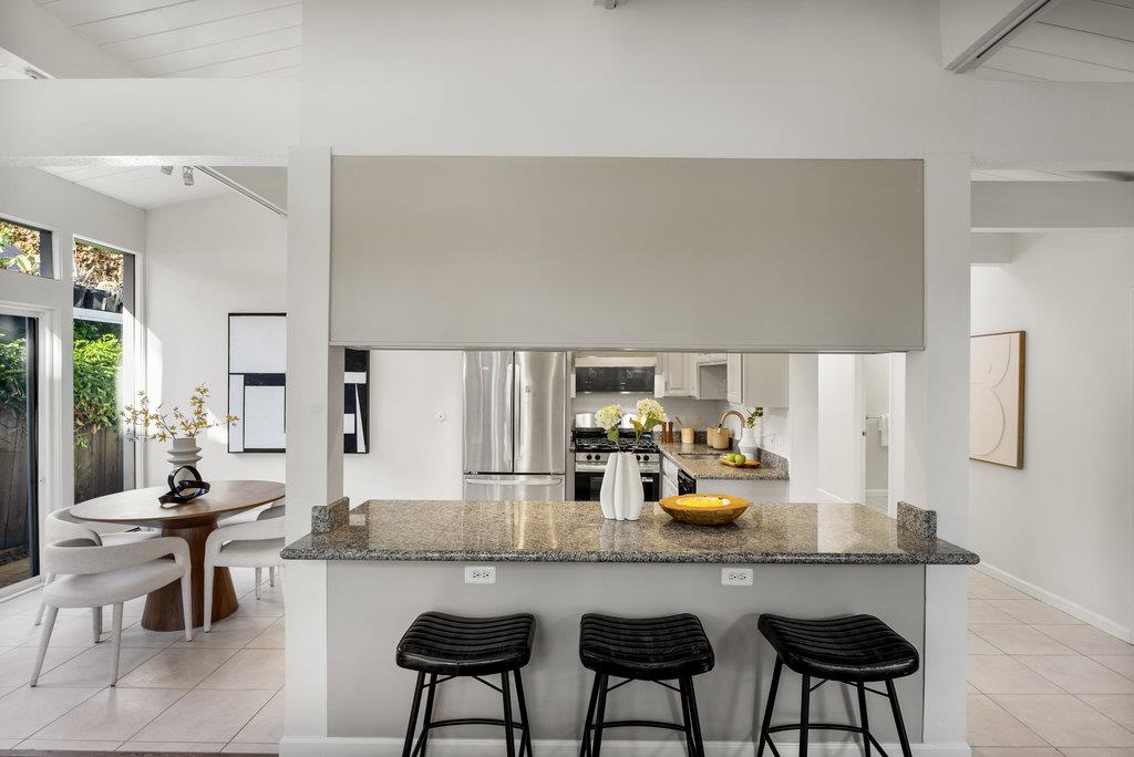 Detail Gallery Image 16 of 49 For 1186 Lyons St, Redwood City,  CA 94061 - 4 Beds | 2/1 Baths