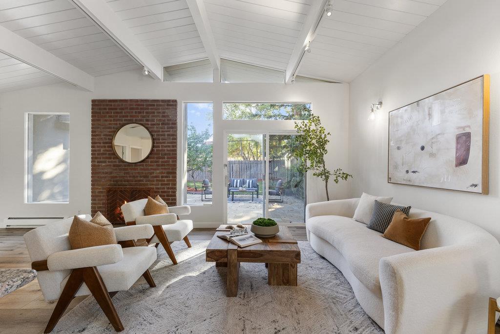 Detail Gallery Image 23 of 49 For 1186 Lyons St, Redwood City,  CA 94061 - 4 Beds | 2/1 Baths
