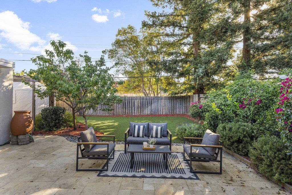 Detail Gallery Image 36 of 49 For 1186 Lyons St, Redwood City,  CA 94061 - 4 Beds | 2/1 Baths