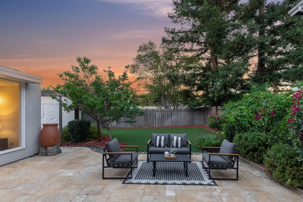 Detail Gallery Image 37 of 49 For 1186 Lyons St, Redwood City,  CA 94061 - 4 Beds | 2/1 Baths