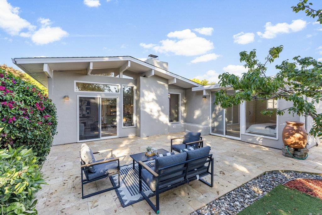 Detail Gallery Image 38 of 49 For 1186 Lyons St, Redwood City,  CA 94061 - 4 Beds | 2/1 Baths