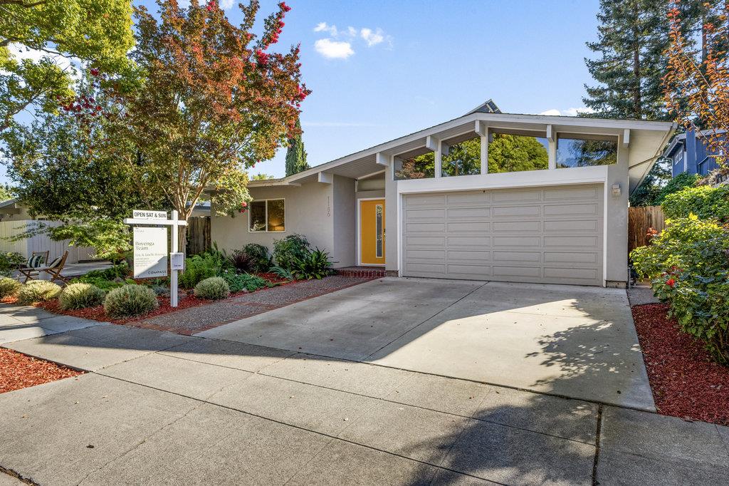 Detail Gallery Image 4 of 49 For 1186 Lyons St, Redwood City,  CA 94061 - 4 Beds | 2/1 Baths