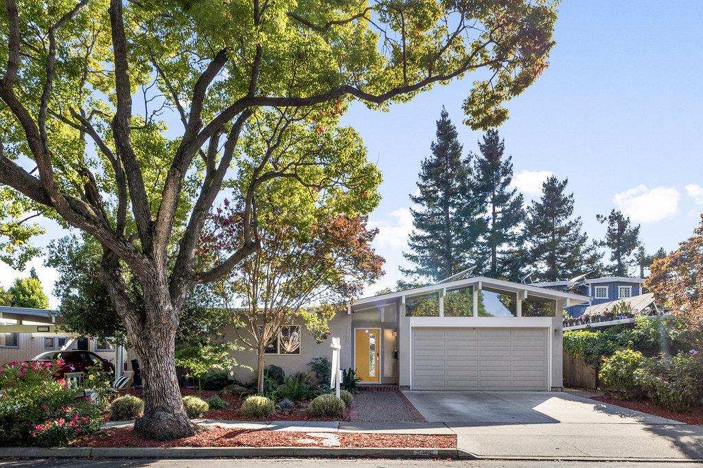 Detail Gallery Image 8 of 49 For 1186 Lyons St, Redwood City,  CA 94061 - 4 Beds | 2/1 Baths