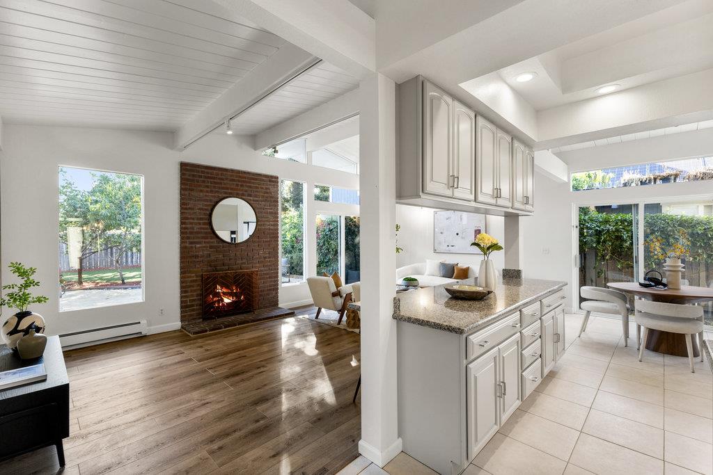 Detail Gallery Image 9 of 49 For 1186 Lyons St, Redwood City,  CA 94061 - 4 Beds | 2/1 Baths