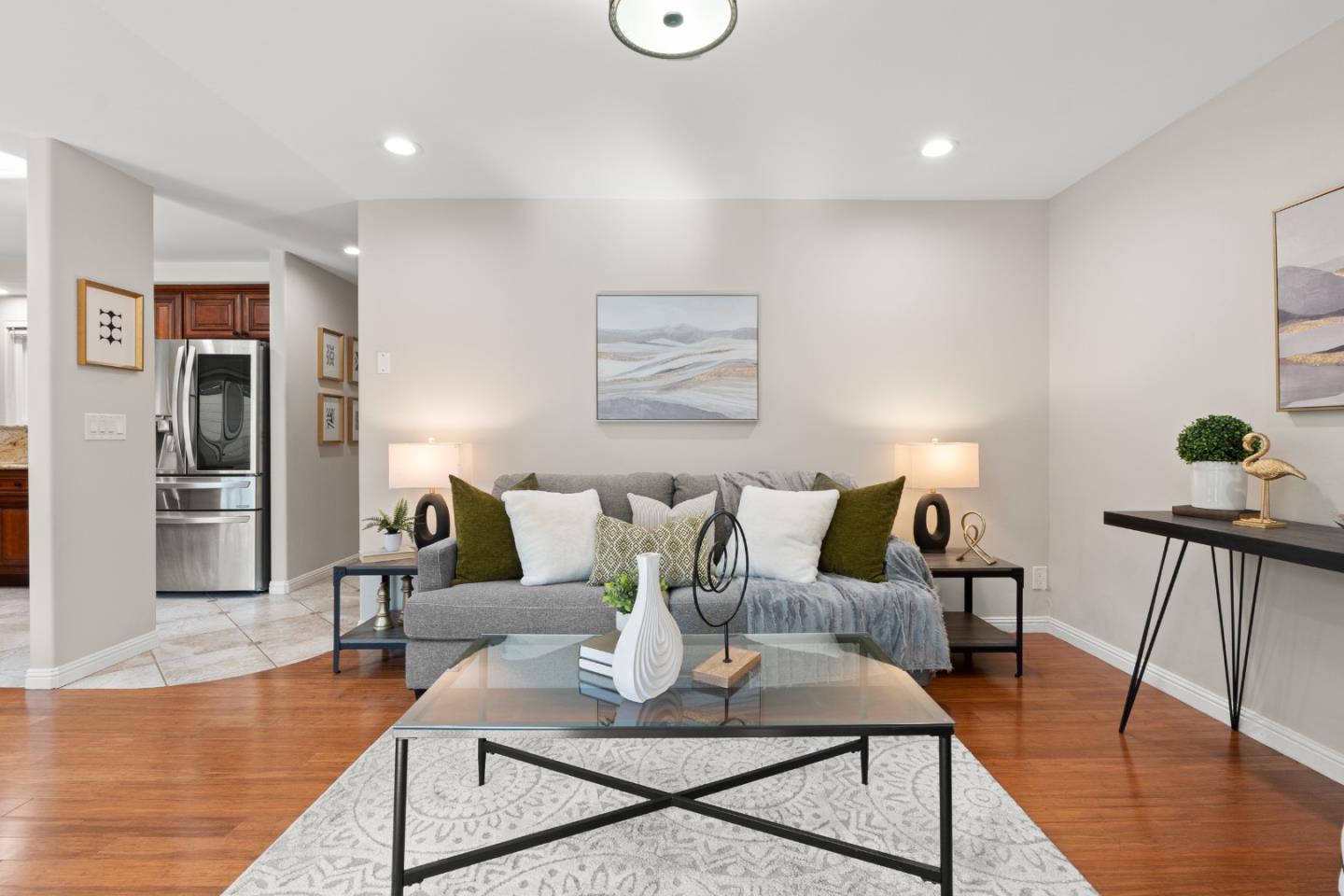 Detail Gallery Image 2 of 39 For 121 Flynn Ave #B,  Mountain View,  CA 94043 - 2 Beds | 1 Baths
