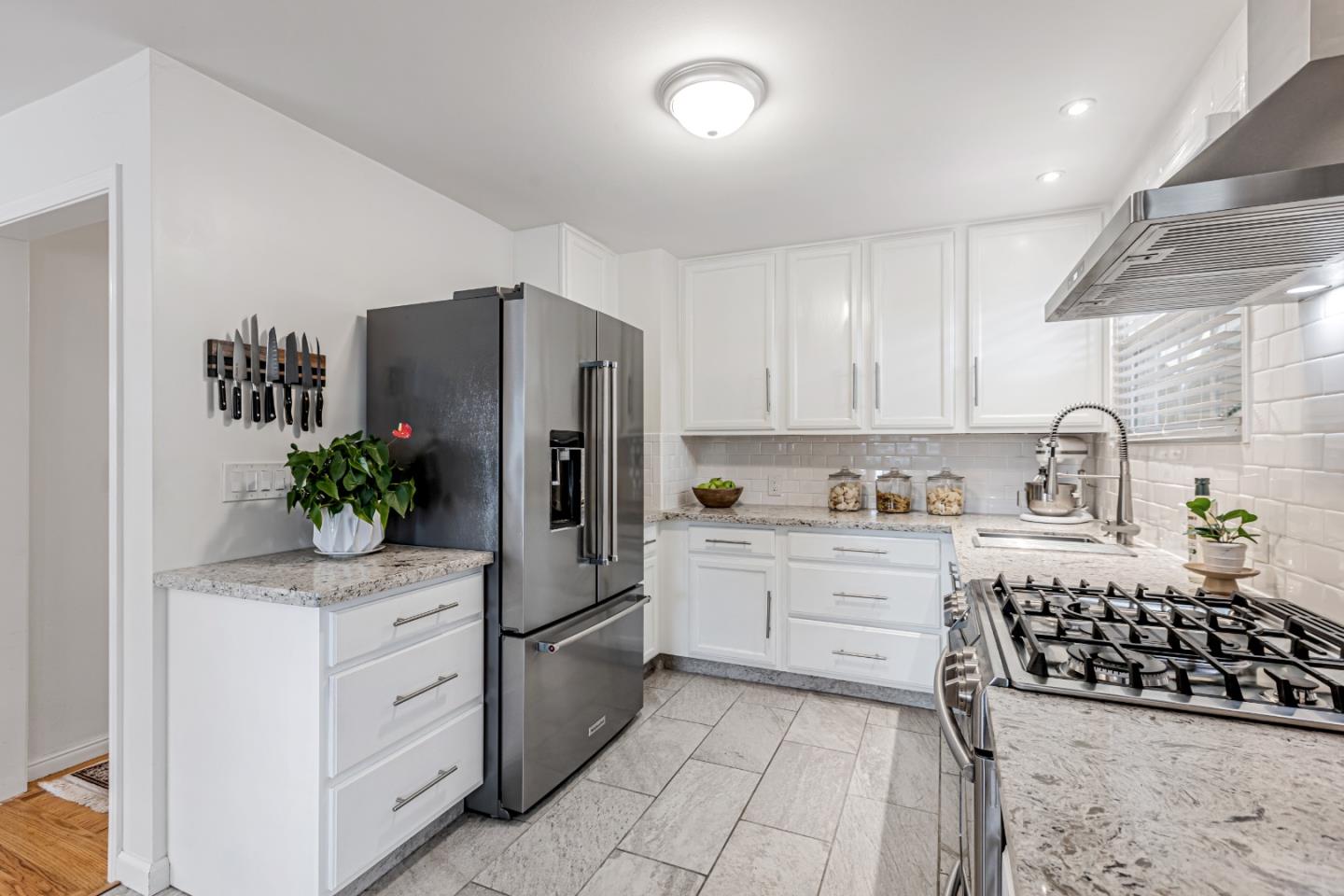 Detail Gallery Image 16 of 65 For 1450 Darlene Ave, San Jose,  CA 95125 - 3 Beds | 2 Baths