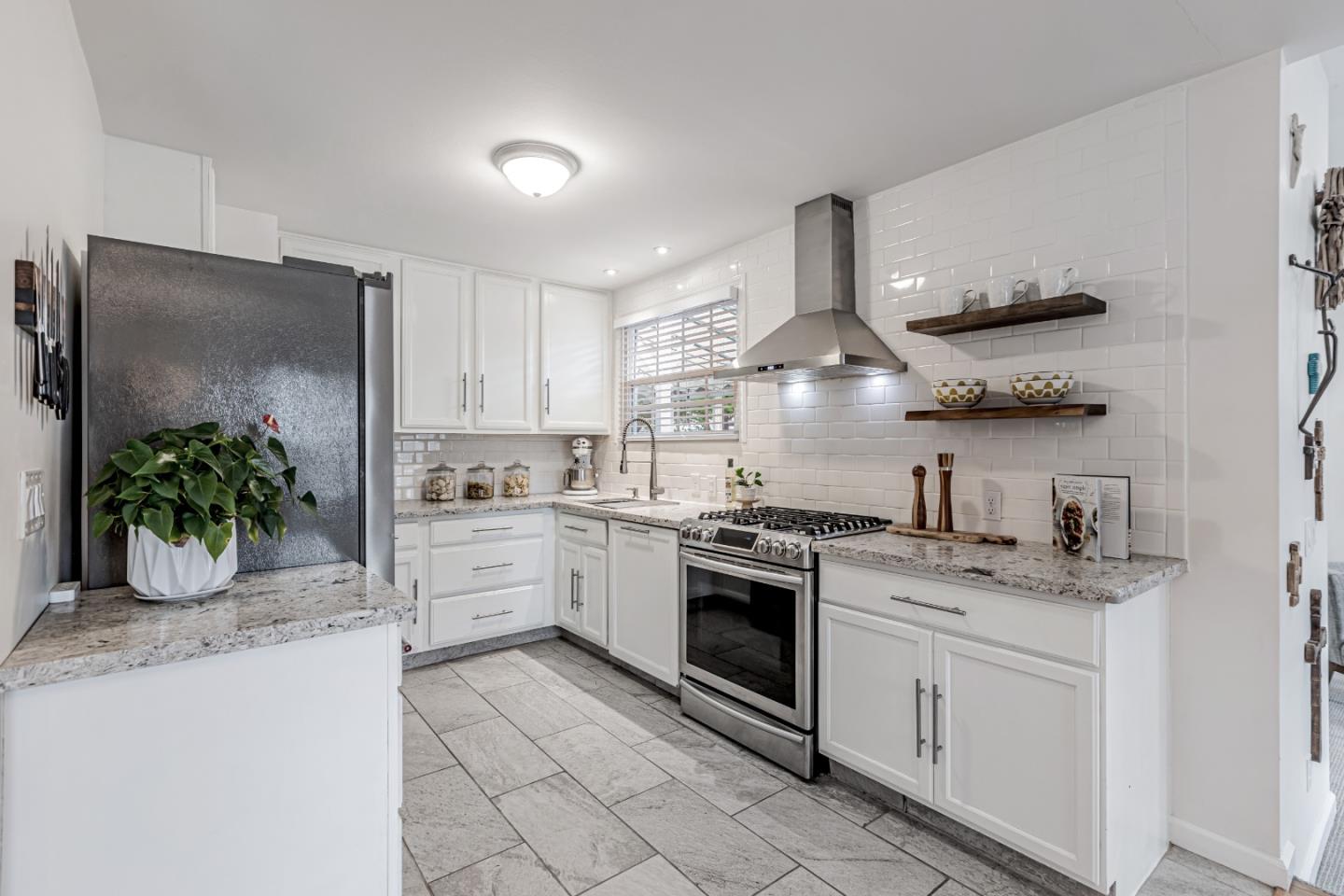 Detail Gallery Image 17 of 65 For 1450 Darlene Ave, San Jose,  CA 95125 - 3 Beds | 2 Baths