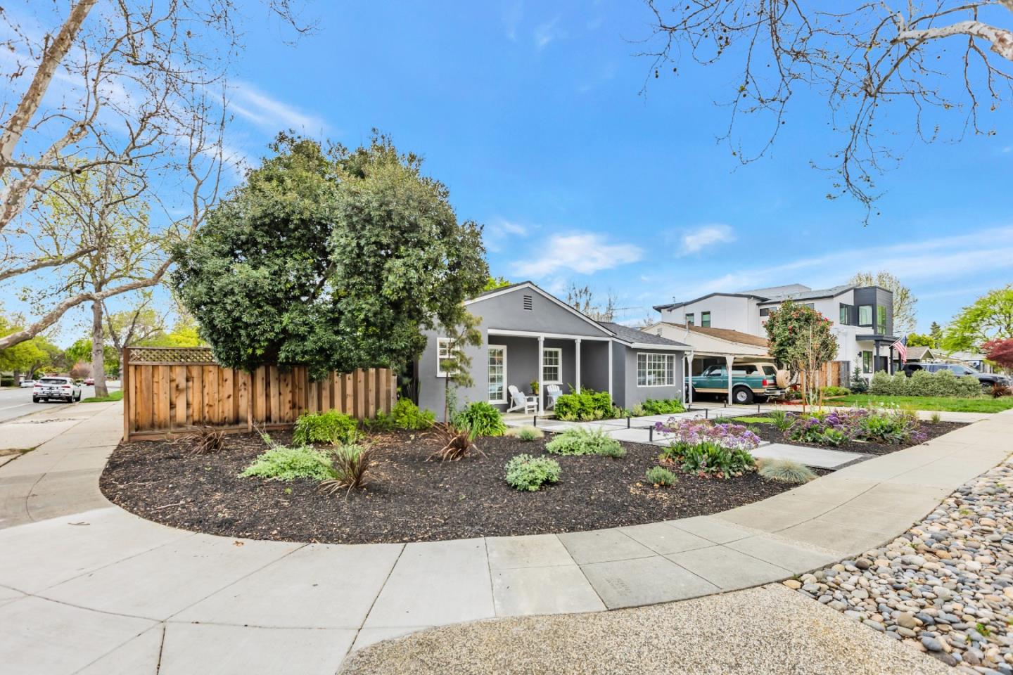 Detail Gallery Image 4 of 65 For 1450 Darlene Ave, San Jose,  CA 95125 - 3 Beds | 2 Baths