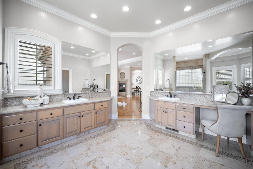 Detail Gallery Image 20 of 41 For 11775 Turlock Ave, San Martin,  CA 95046 - 5 Beds | 4/1 Baths