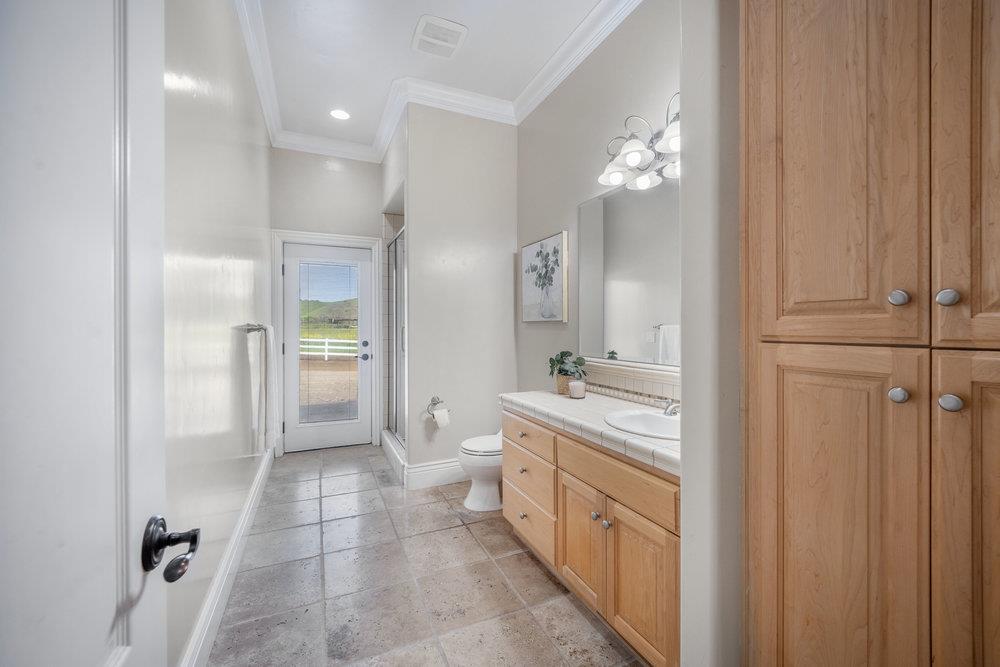 Detail Gallery Image 29 of 41 For 11775 Turlock Ave, San Martin,  CA 95046 - 5 Beds | 4/1 Baths