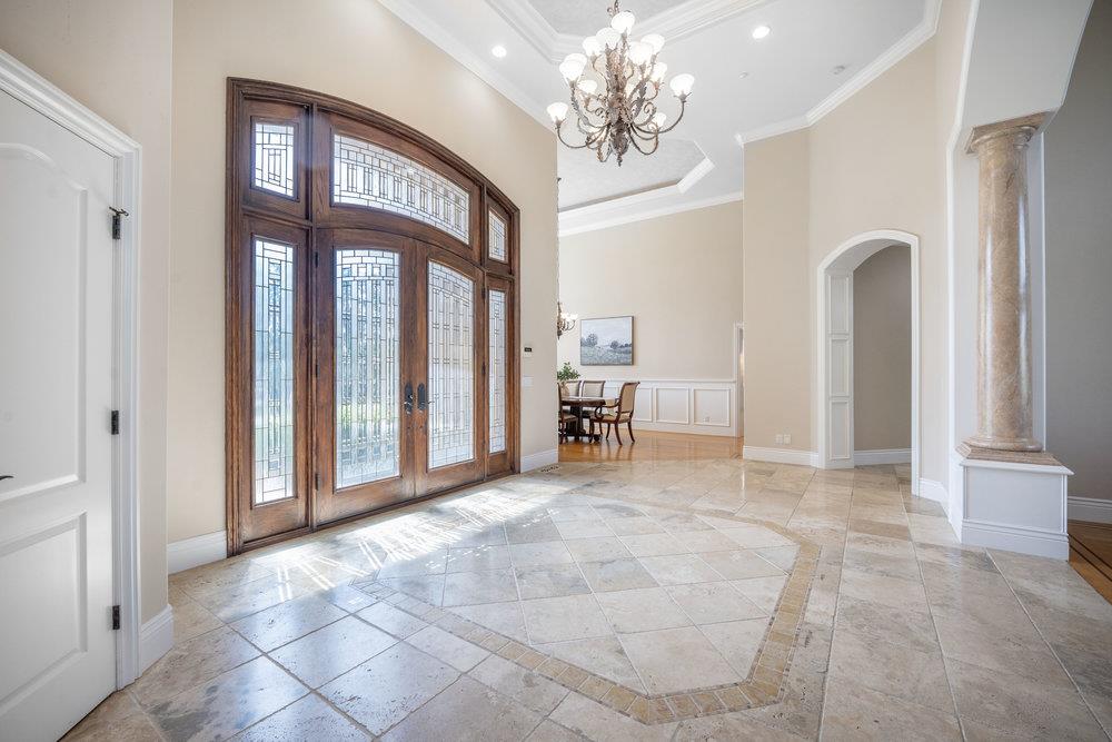Detail Gallery Image 5 of 41 For 11775 Turlock Ave, San Martin,  CA 95046 - 5 Beds | 4/1 Baths